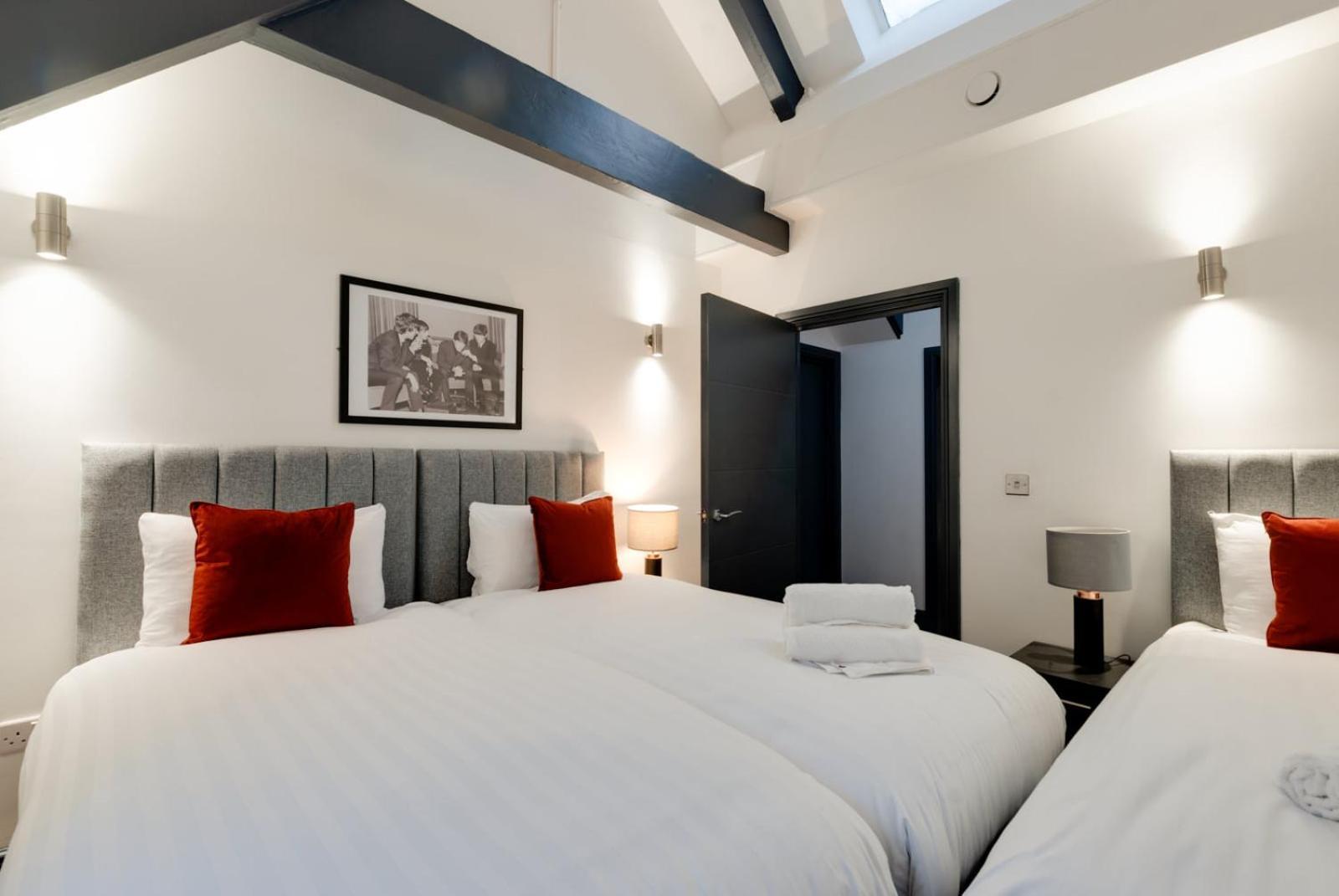 Harrisons Aparthotel Ливърпул Екстериор снимка